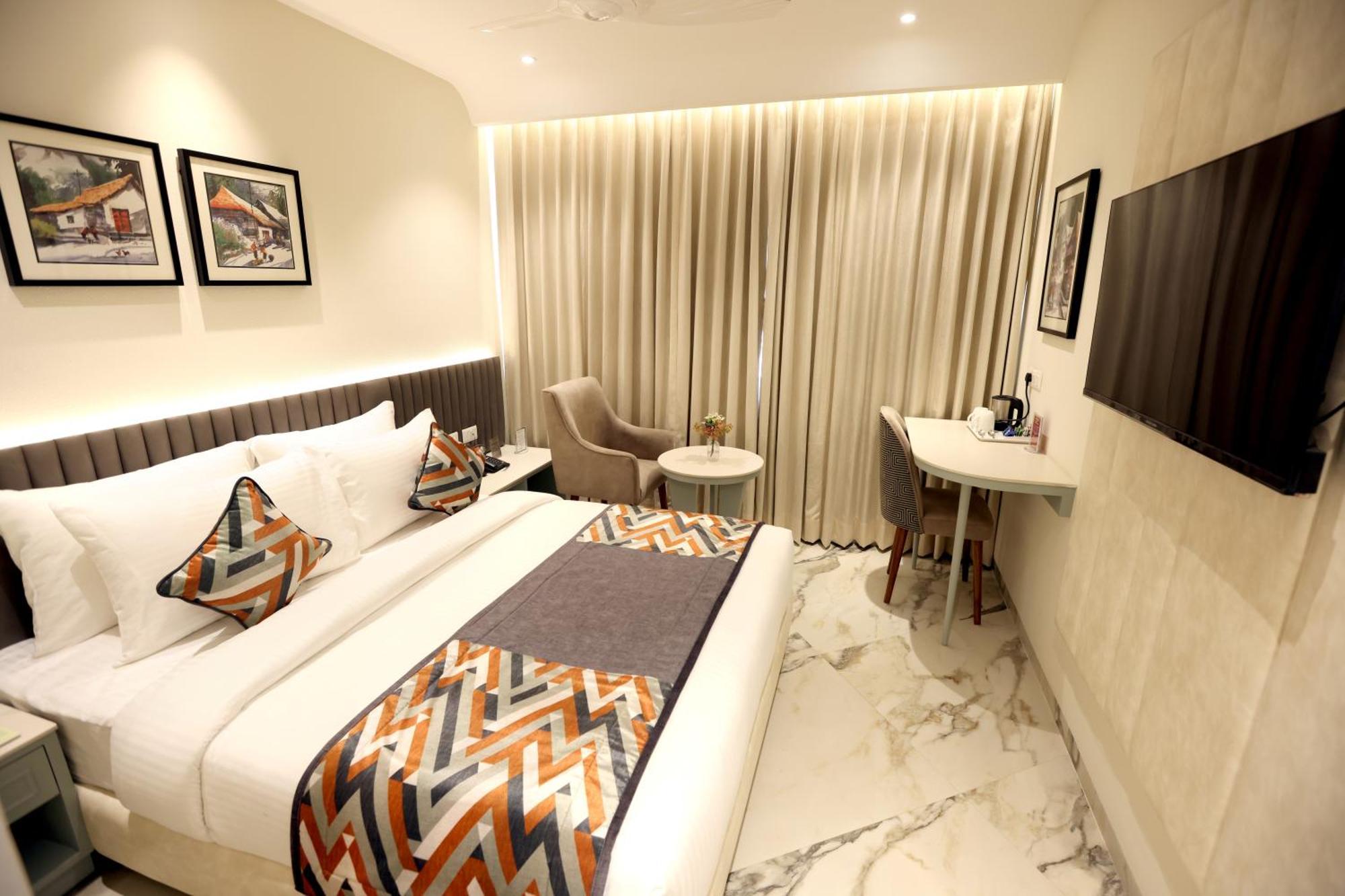 Hiraya Hotels Mohali Exterior photo