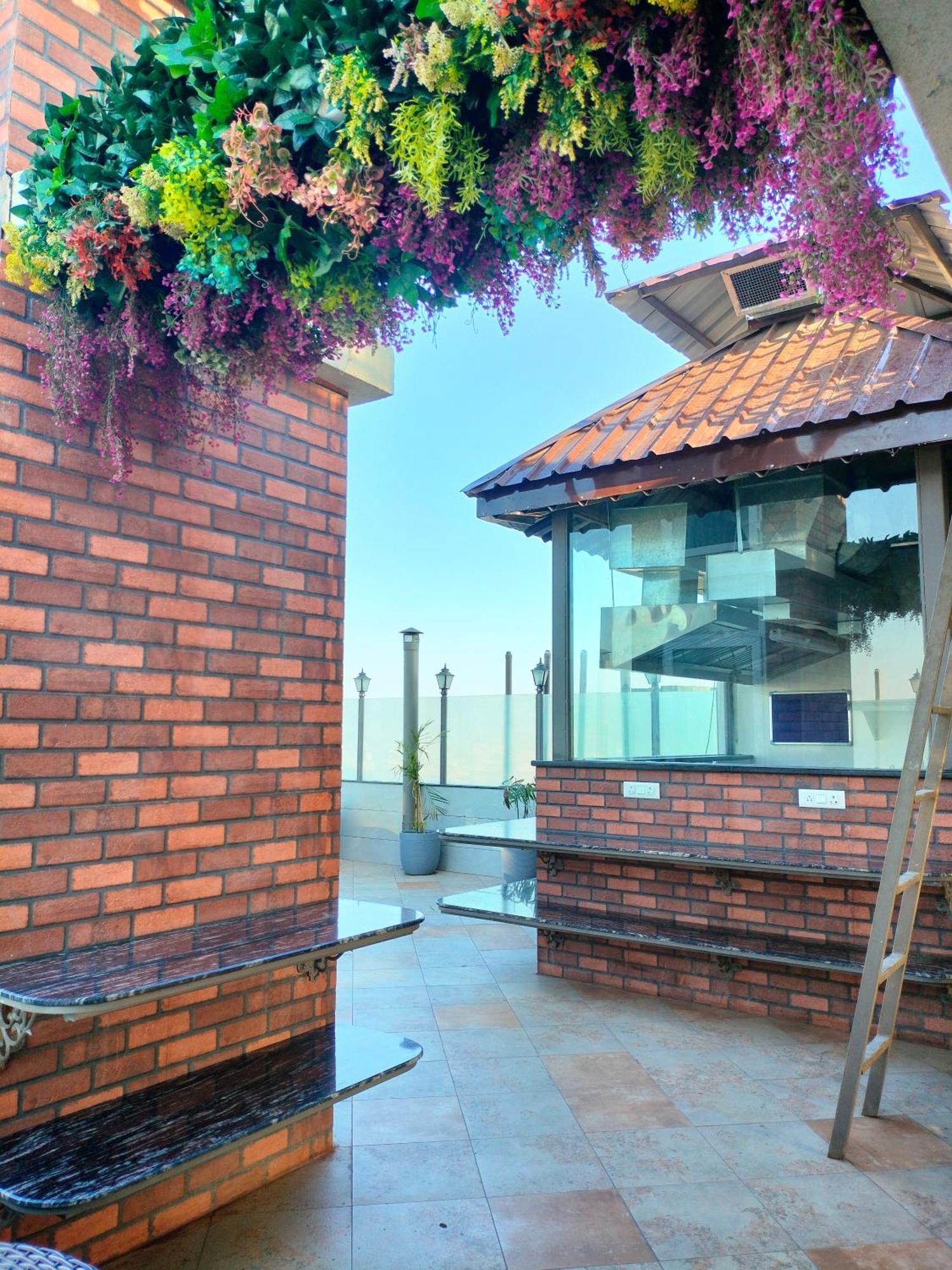 Hiraya Hotels Mohali Exterior photo