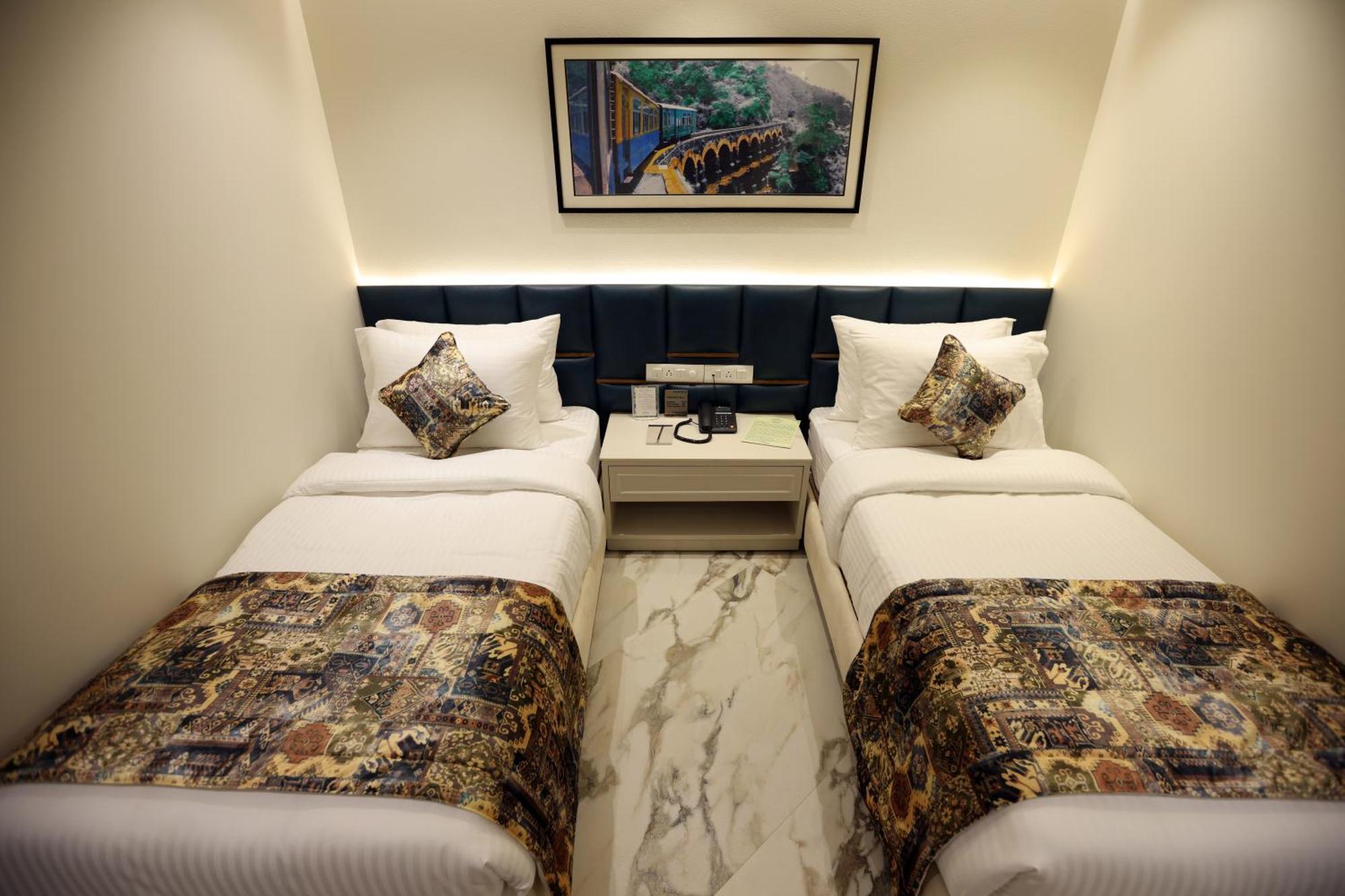 Hiraya Hotels Mohali Exterior photo