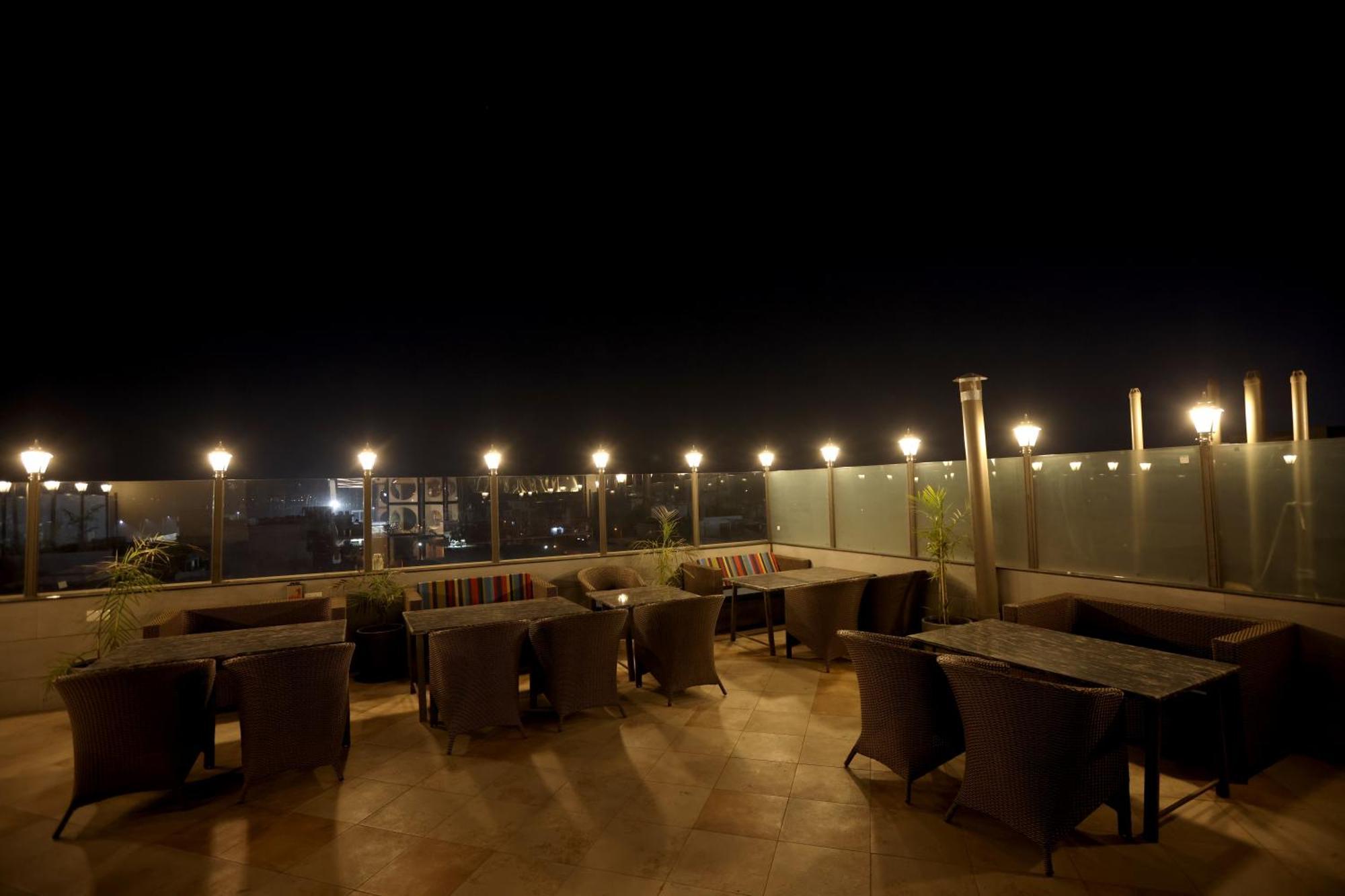 Hiraya Hotels Mohali Exterior photo