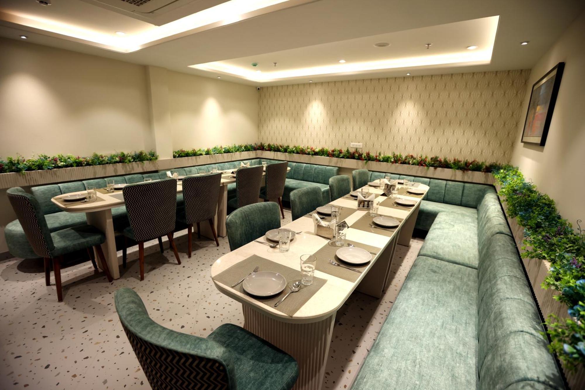 Hiraya Hotels Mohali Exterior photo