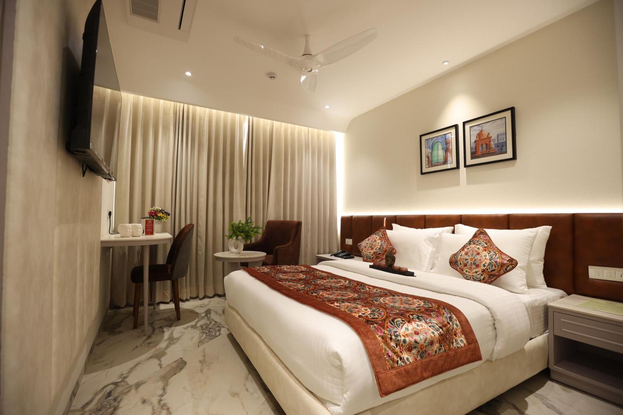 Hiraya Hotels Mohali Exterior photo