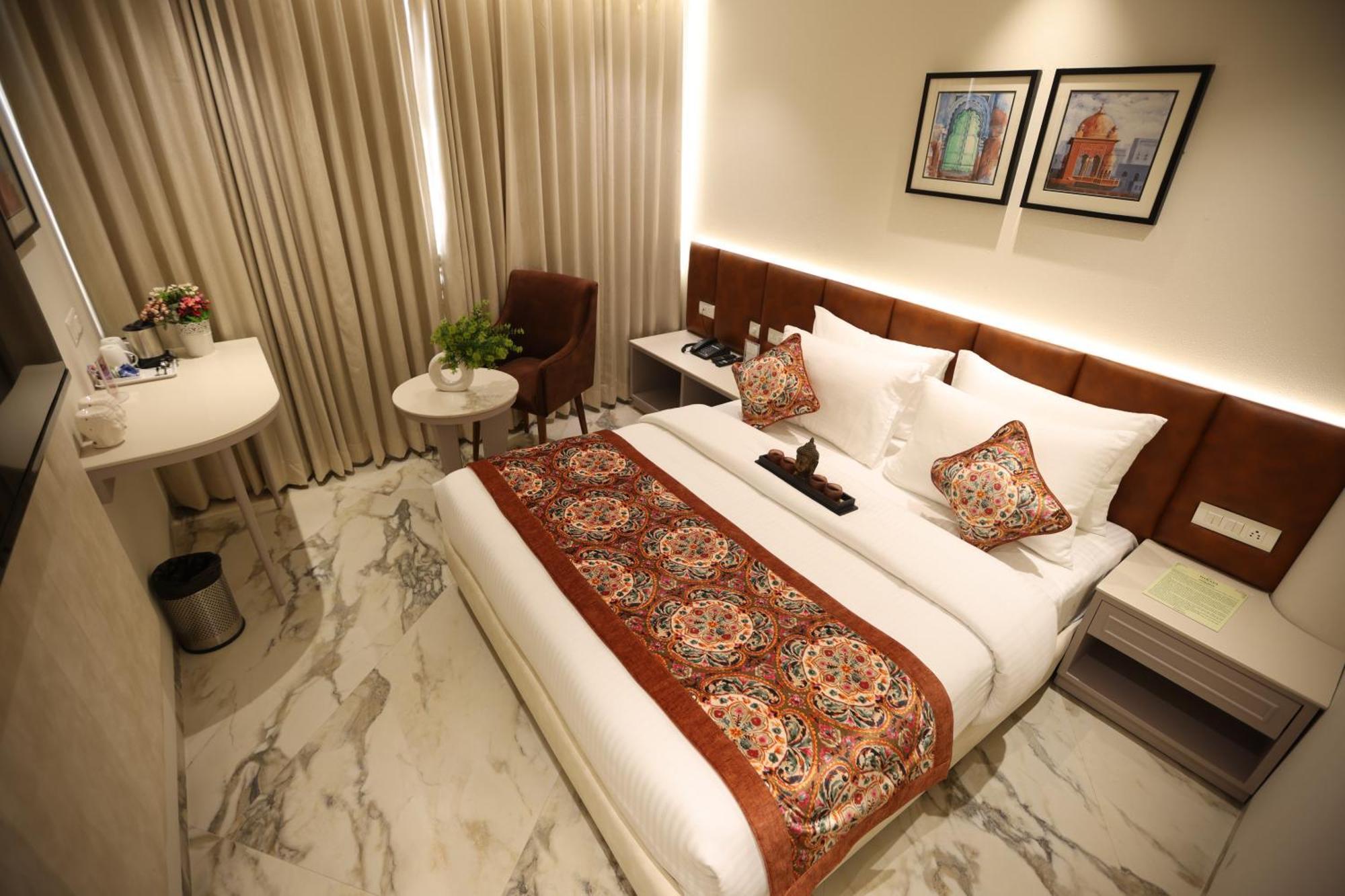 Hiraya Hotels Mohali Exterior photo